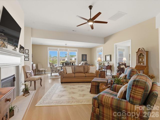 7117 Jolly Brook Drive, Charlotte, NC 28215