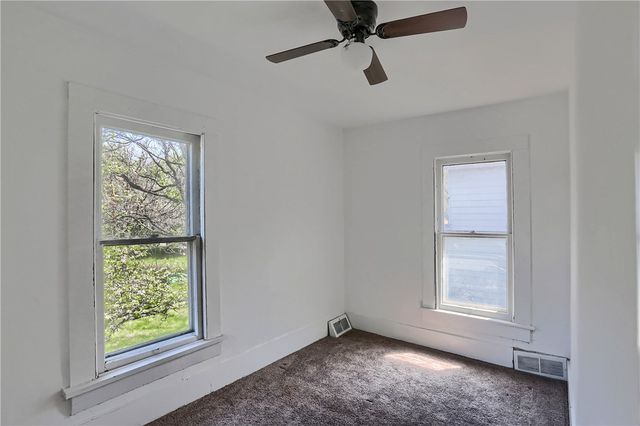 517 Lyndal St, New Castle, PA 16101