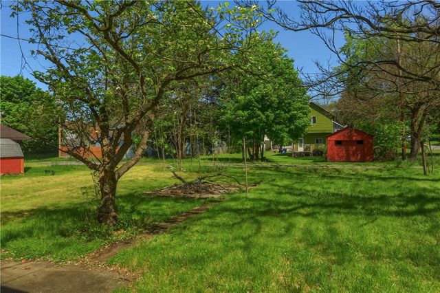517 Lyndal St, New Castle, PA 16101