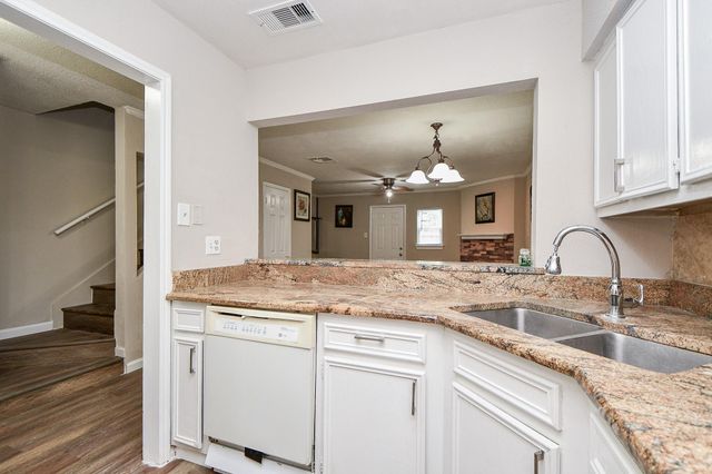 11000 Kinghurst Drive 156, Houston, TX 77099