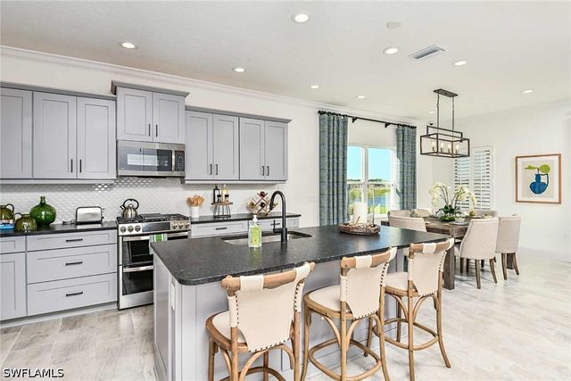 4239 Pegasus WAY, Naples, FL 34120