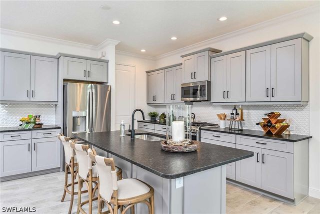 4239 Pegasus WAY, Naples, FL 34120