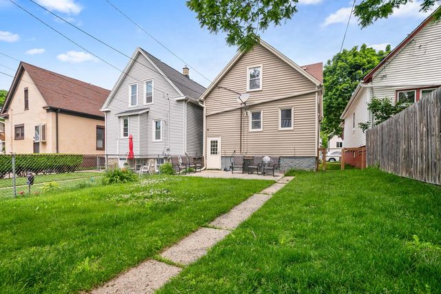 223 E Rosedale AVENUE, Milwaukee, WI 53207