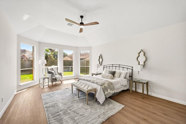 16010 Ashvale Drive, Tomball, TX 77377