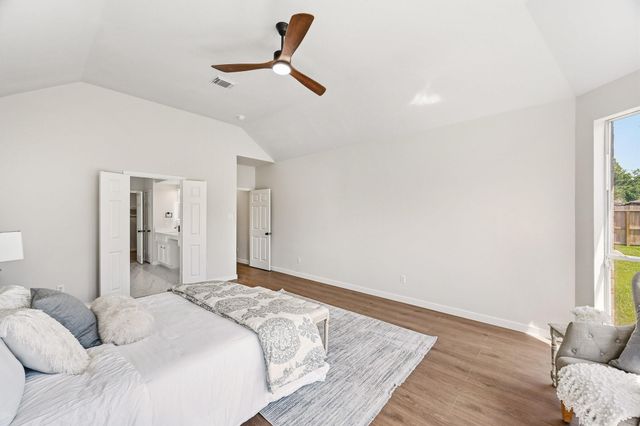 16010 Ashvale Drive, Tomball, TX 77377