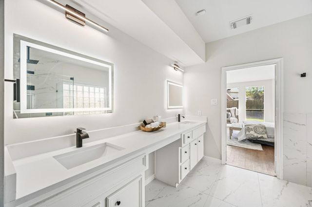 16010 Ashvale Drive, Tomball, TX 77377