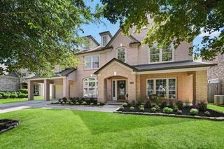 16010 Ashvale Drive, Tomball, TX 77377