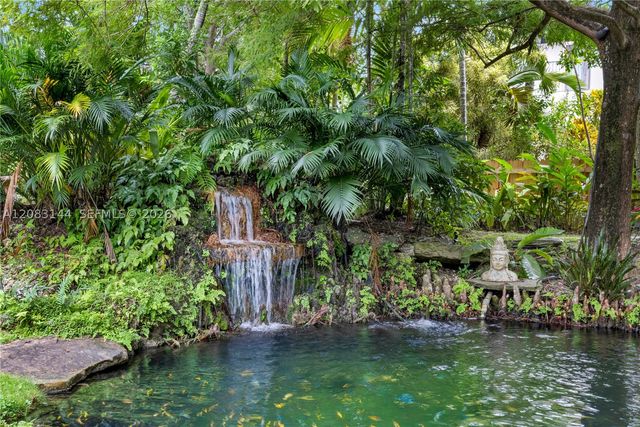 8201 SW 62nd Ave, South Miami, FL 33143