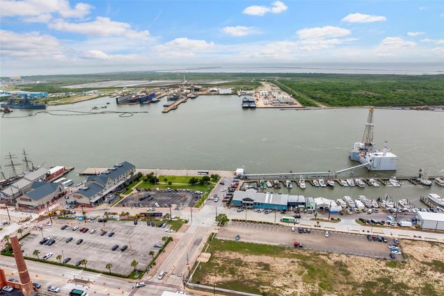 1927 Harborside Drive 304, Galveston, TX 77550