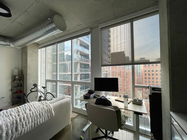 810 N CLARK Street 901, Chicago, IL 60654