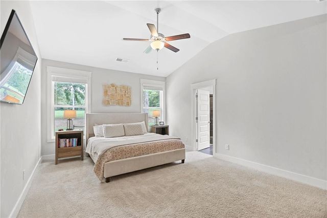 96 Whites Pond Road, Moreland, GA 30259