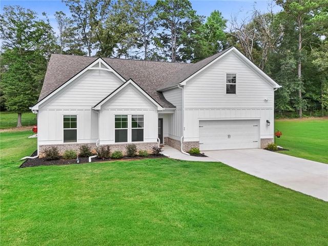 96 Whites Pond Road, Moreland, GA 30259