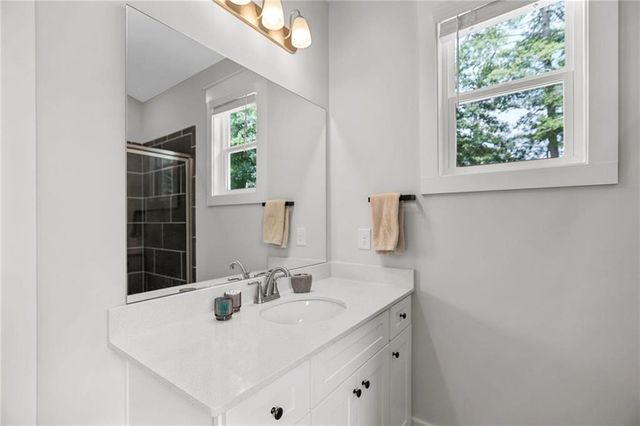 96 Whites Pond Road, Moreland, GA 30259
