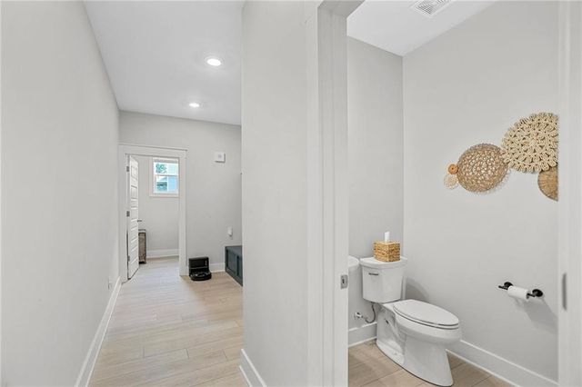 96 Whites Pond Road, Moreland, GA 30259