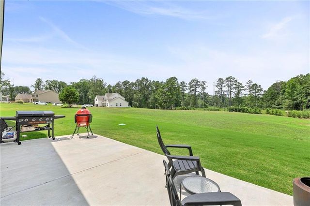 96 Whites Pond Road, Moreland, GA 30259