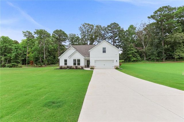 96 Whites Pond Road, Moreland, GA 30259