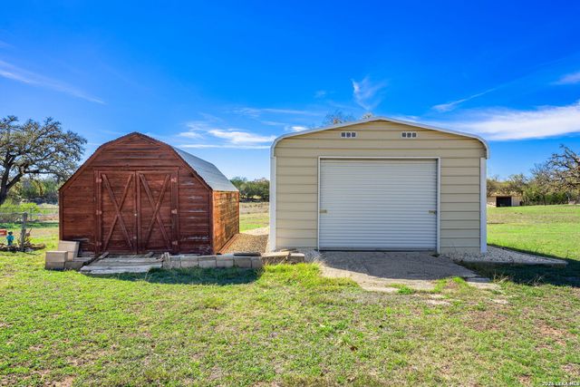 4317 State Hwy 173, Bandera, TX 78003