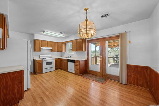 4317 State Hwy 173, Bandera, TX 78003