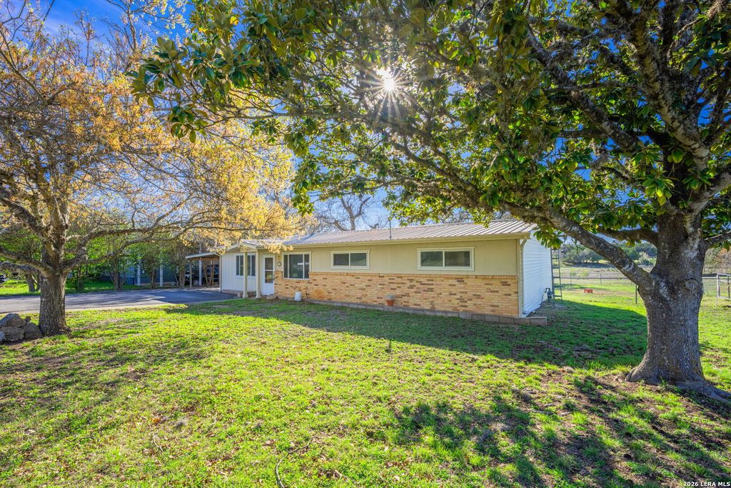 4317 State Hwy 173, Bandera, TX 78003