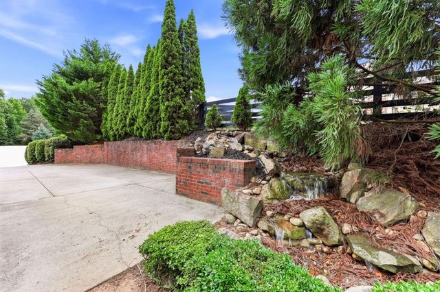411 Hunting Hills Drive, Braselton, GA 30517