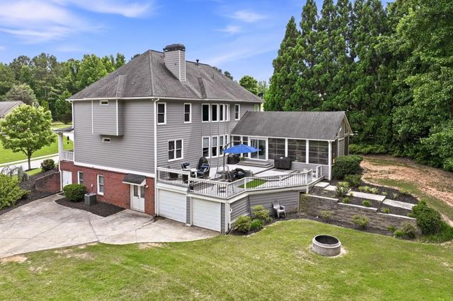 411 Hunting Hills Drive, Braselton, GA 30517