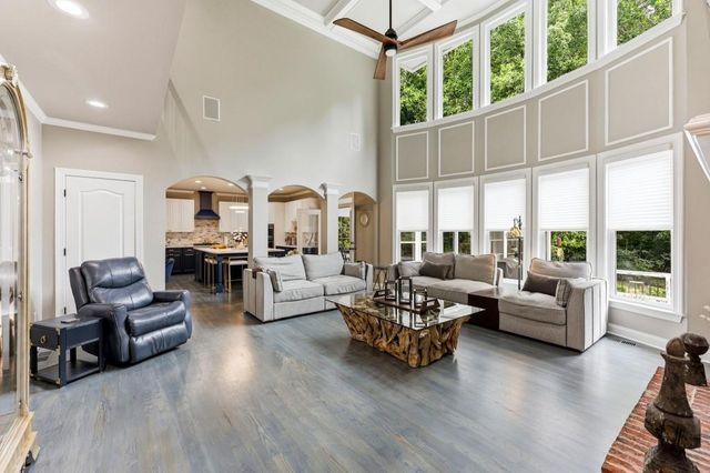 411 Hunting Hills Drive, Braselton, GA 30517