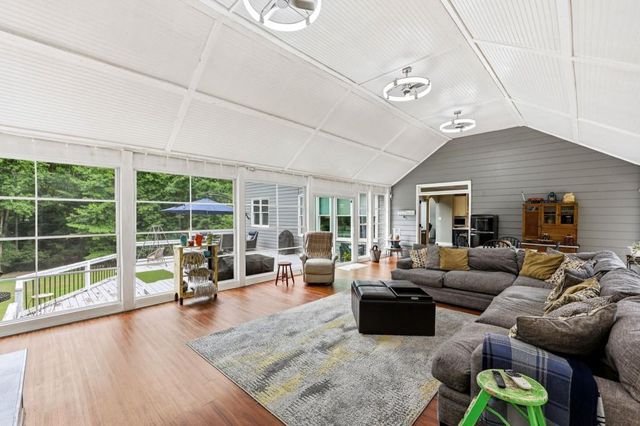 411 Hunting Hills Drive, Braselton, GA 30517