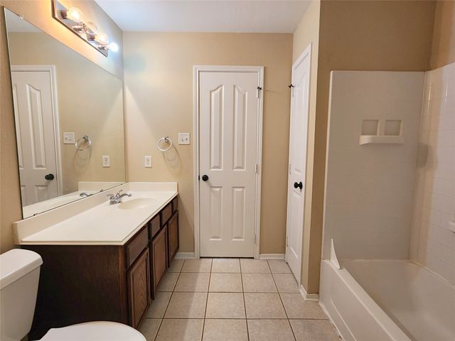 2105 Clubside Drive, Corinth, TX 76210