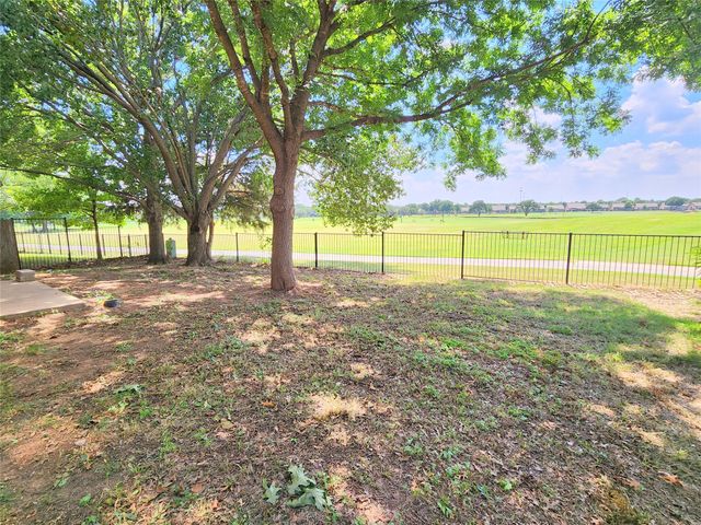 2105 Clubside Drive, Corinth, TX 76210