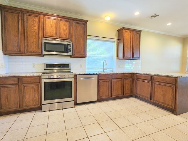 2105 Clubside Drive, Corinth, TX 76210