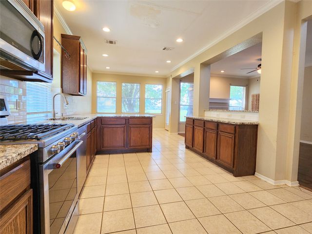 2105 Clubside Drive, Corinth, TX 76210