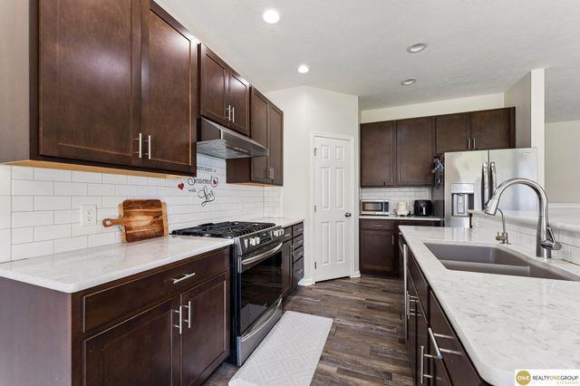 4716 N 210 Avenue, Elkhorn, NE 68022