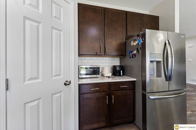 4716 N 210 Avenue, Elkhorn, NE 68022