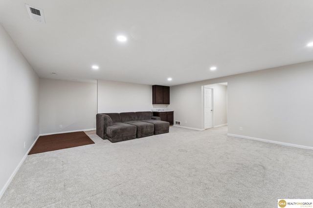 4716 N 210 Avenue, Elkhorn, NE 68022