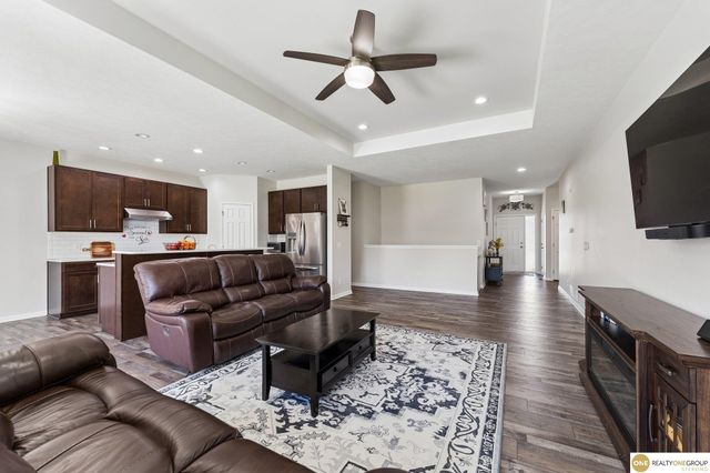 4716 N 210 Avenue, Elkhorn, NE 68022