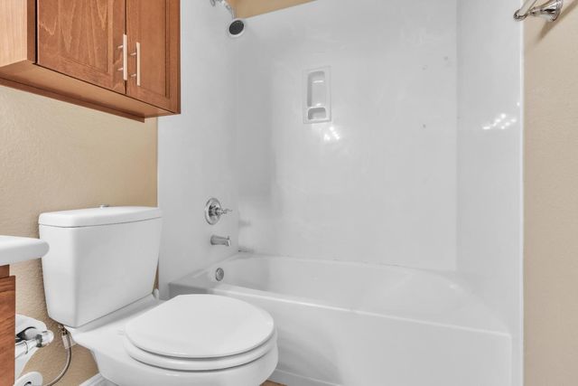 3065 Lennon Dr, Roseville, CA 95661