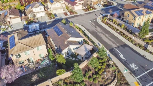 3065 Lennon Dr, Roseville, CA 95661