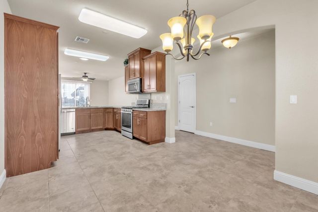 3065 Lennon Dr, Roseville, CA 95661