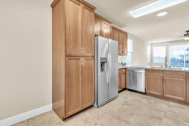 3065 Lennon Dr, Roseville, CA 95661