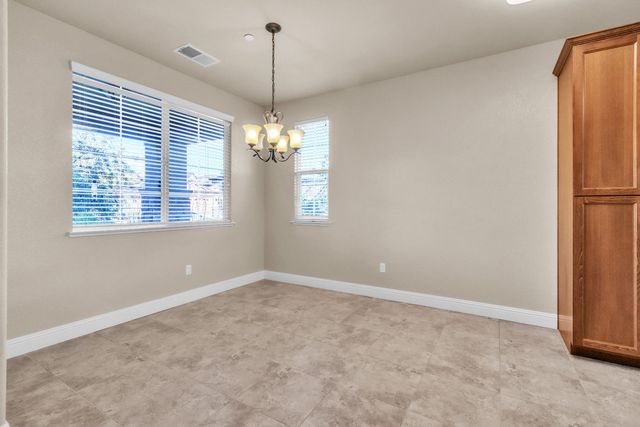 3065 Lennon Dr, Roseville, CA 95661