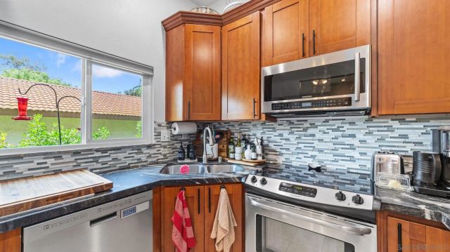 3533 Cedarbridge Way, Carlsbad, CA 92010
