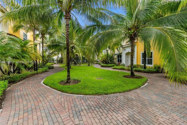 1785 NW 124th Place, Pembroke Pines, FL 33028