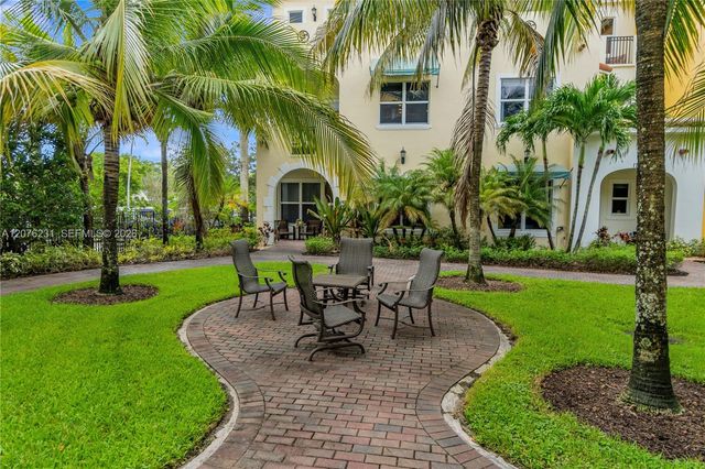 1785 NW 124th Place, Pembroke Pines, FL 33028