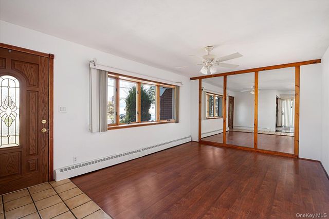 230 Yoakum Avenue, Farmingdale, NY 11735