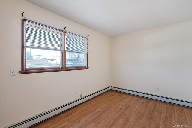 230 Yoakum Avenue, Farmingdale, NY 11735