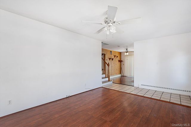 230 Yoakum Avenue, Farmingdale, NY 11735