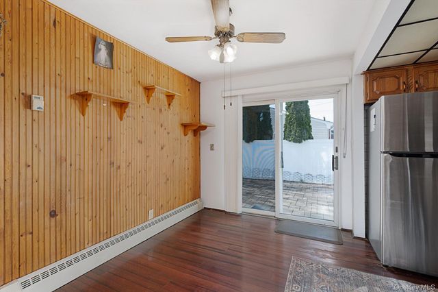 230 Yoakum Avenue, Farmingdale, NY 11735