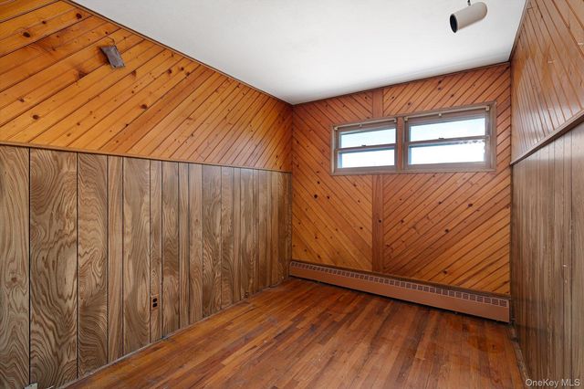 230 Yoakum Avenue, Farmingdale, NY 11735