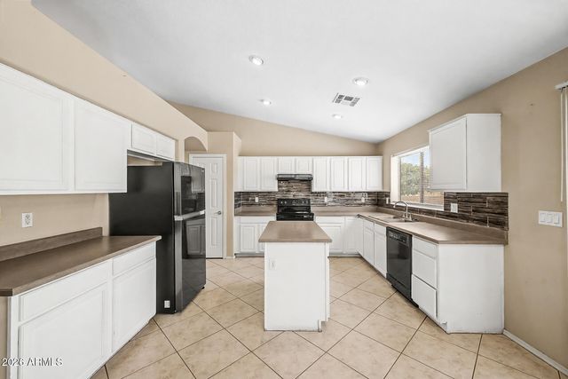 7410 W JONES Avenue, Phoenix, AZ 85043