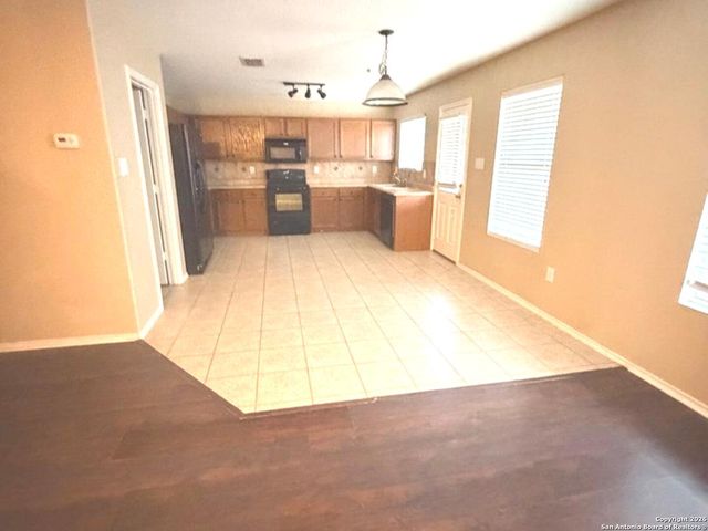 323 Fontana Albero, San Antonio, TX 78253